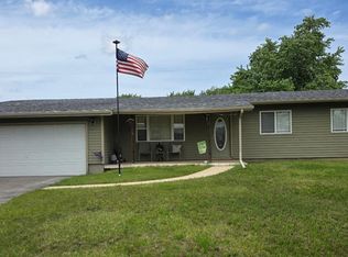 415 Saginaw Dr, Valparaiso, IN 46385