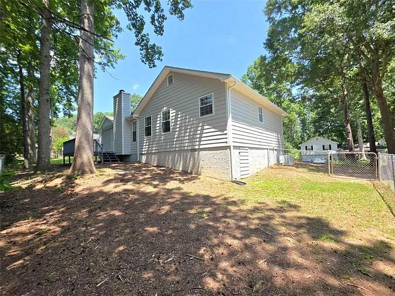232 Hampton Dr — Photo 7