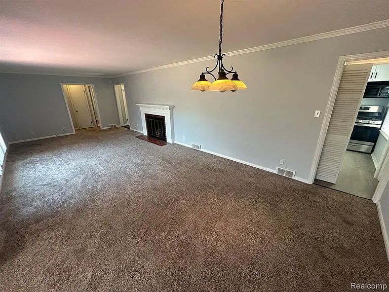 4121 Seminole Dr — Photo 7