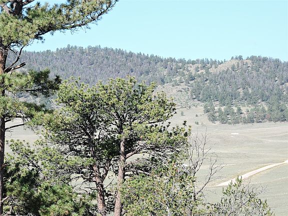 3rd image of 640 Arapaho Trail