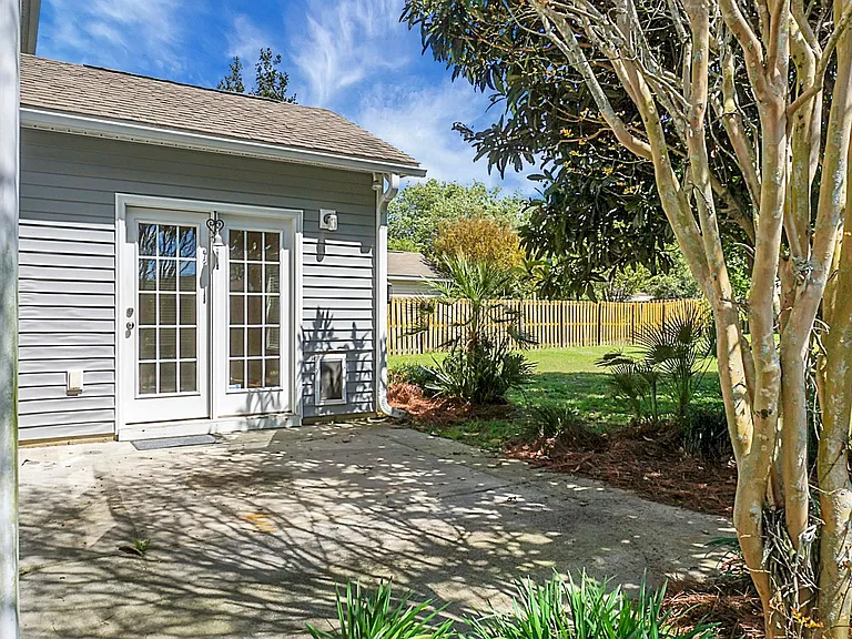 8003 Henderson Rd — Photo 46