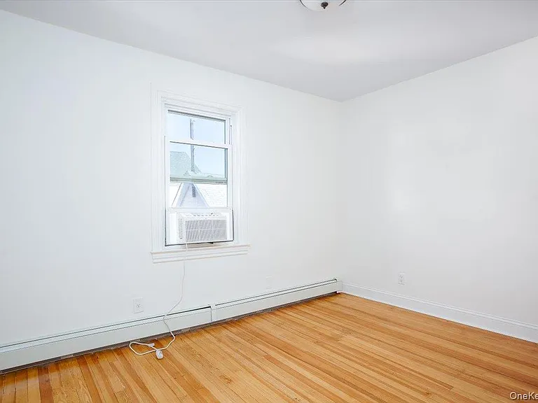 310 Columbus Pkwy — Photo 16