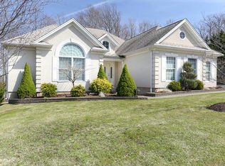 154 Cranberry Ln, Middletown, CT 06457