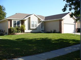 1208 W Lake St, Lincoln, NE 68522