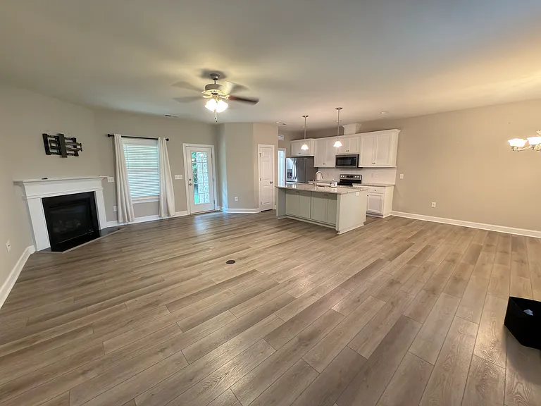 5226 Sustar Dr — Photo 3