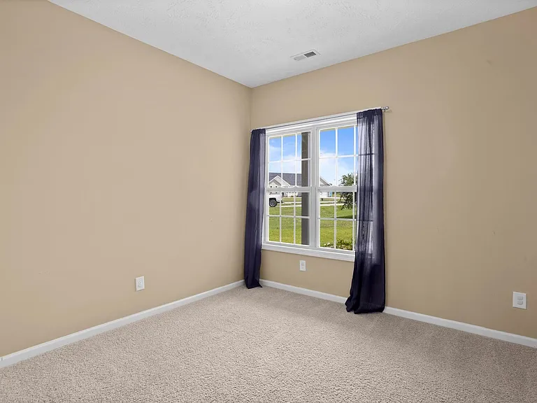 215 Classy Ct — Photo 12