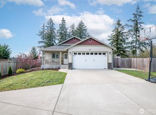 103 Oak Ct SE, Rainier, WA 98576