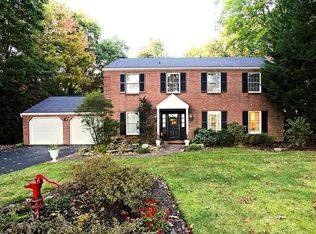 1257 Lakevue Dr, Butler, PA 16002