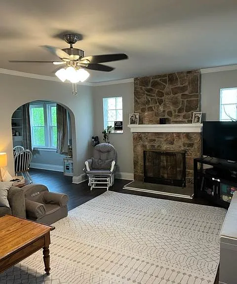 222 Frankfort Ave — Photo 2