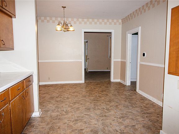 5th image of 2616 Prairie Ave
