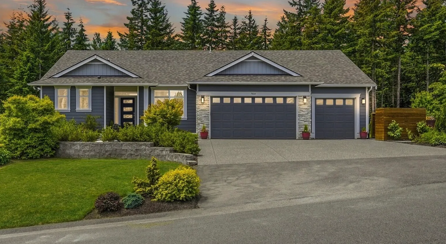 4 bed, 3284 sqft, $4,500 — Photo 1