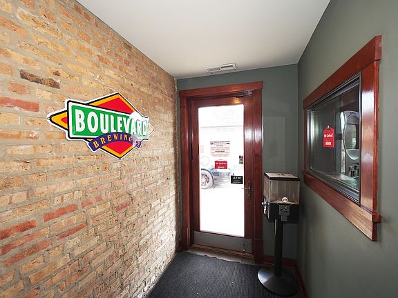3rd image of 7841 W Grand Ave