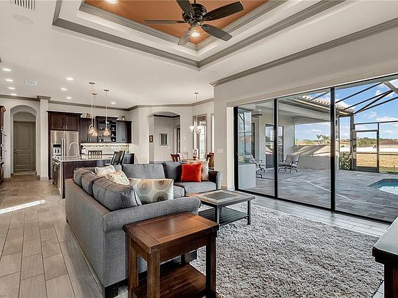 2nd image of 4561 Emerald Palms Dr