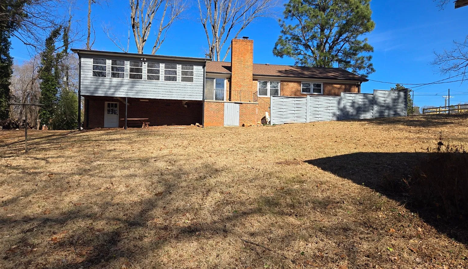 Spacious 3 Bed, 2 Bath Single Family Home in Greensboro, NC — Photo 2