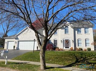 5115 Green Spruce Dr, Sylvania, OH 43560