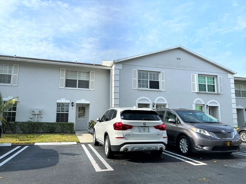 1st image of 215 Foxtail Dr APT D