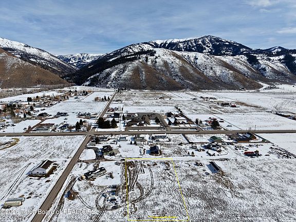 2nd image of 4 Dry Creek Rd