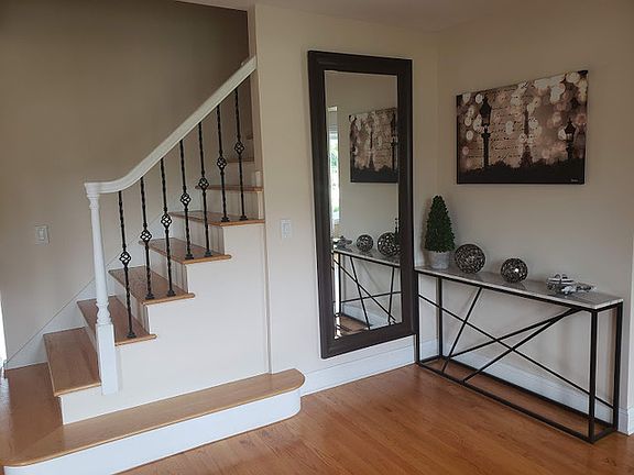 4th image of 13733 Hampton Ct