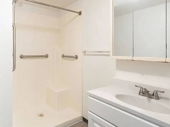 5th image of 2525 Highland Ave #E587e6f5d