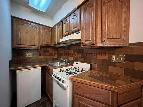 9 Birch Cres Photo 1