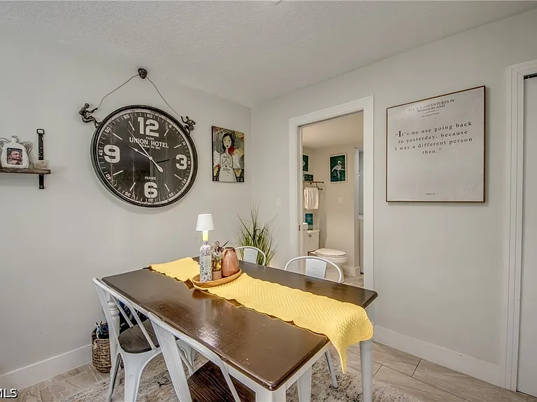 5213 Cedarbend Dr #4 — Photo 22
