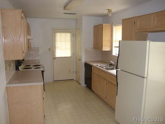 3rd image of 3721 Water Oak Dr