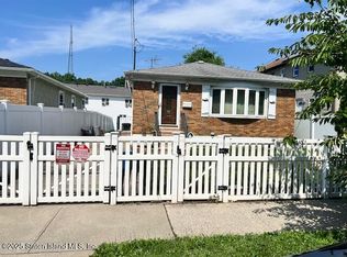 358 Grandview Ave, Staten Island, NY 10303