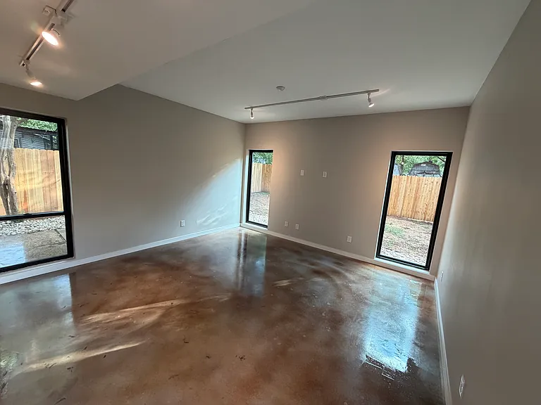 957 Woods Ave — Photo 20