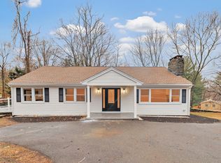 20 Oakridge Rd, Trumbull, CT 06611