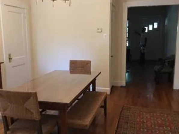 5560 Bartlett St, Pittsburgh, PA 15217