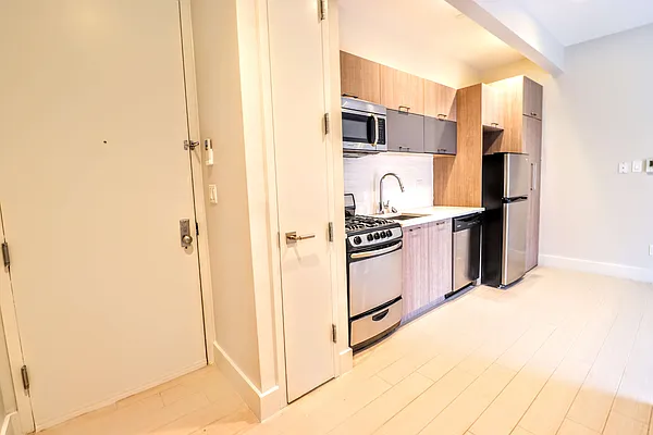 Rented by Bruma Realty LLC | media 21