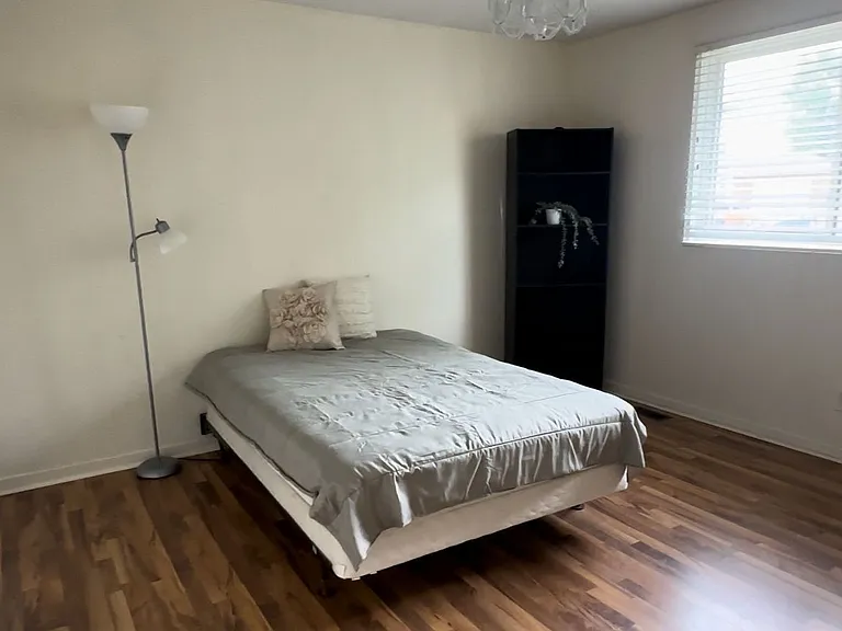 166 Collings Ave — Photo 4