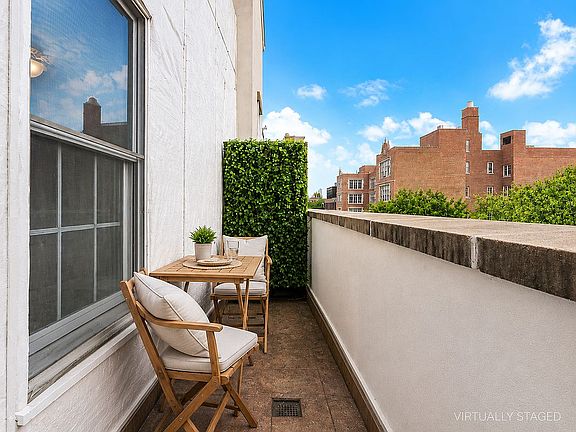 3rd image of 407 E 12th St