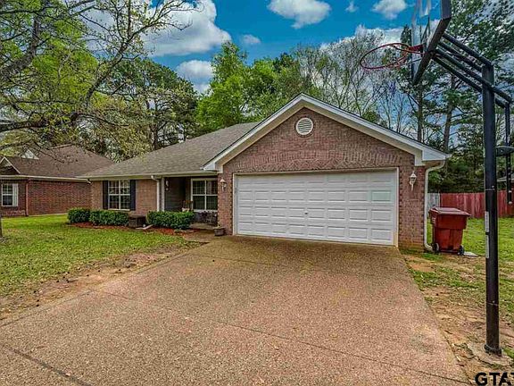 3rd image of 109 Cedar Ln