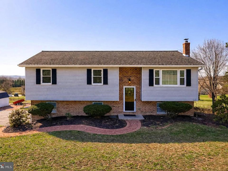 1st image of 433 Sleepy Hollow Dr