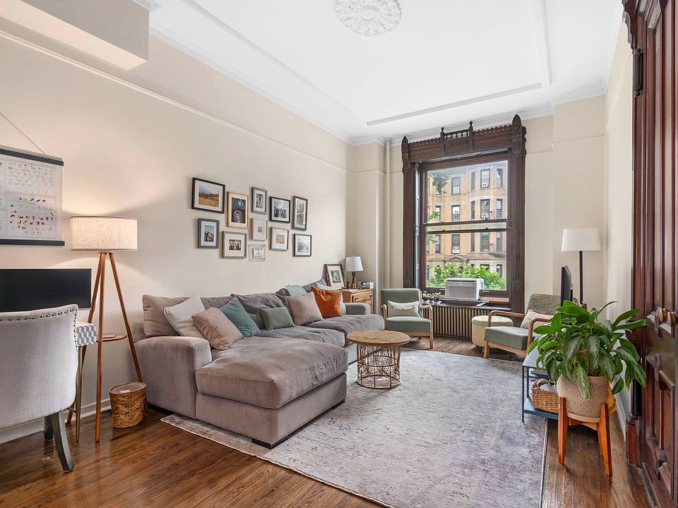 1st image of 500 9th St