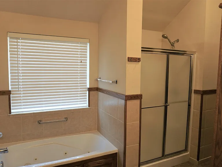 9601 Crooked Creek Ln — Photo 15