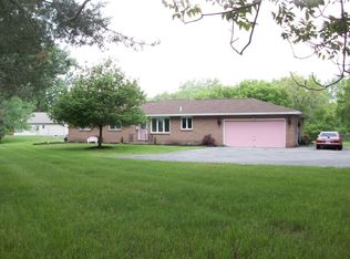 127 N Ridgelawn Dr, Rochester, NY 14617