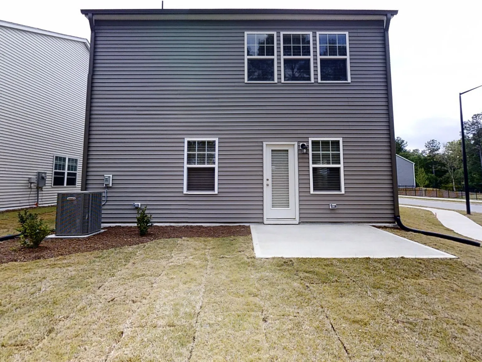 4 bed, 3.0 bath, $2,450 — Photo 2