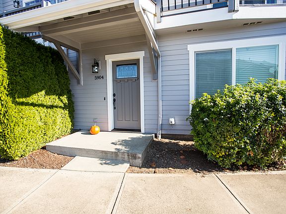 2nd image of 5904 Shoreview Ln N