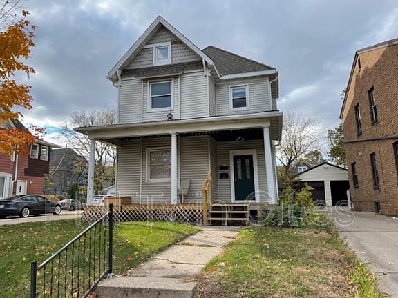 4th image of 861 Snelling Ave N #1