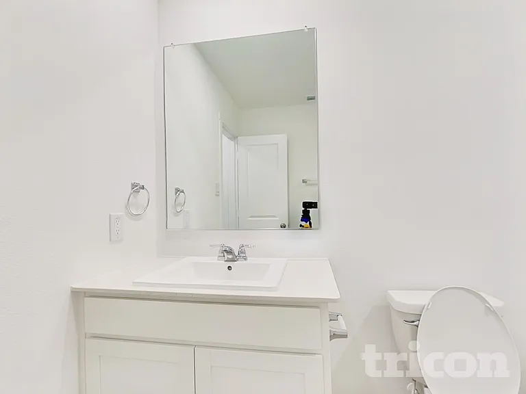 1624 Parliar St — Photo 14