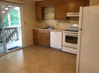 60 Woodland Rd APT B4, Cape Elizabeth, ME 04107
