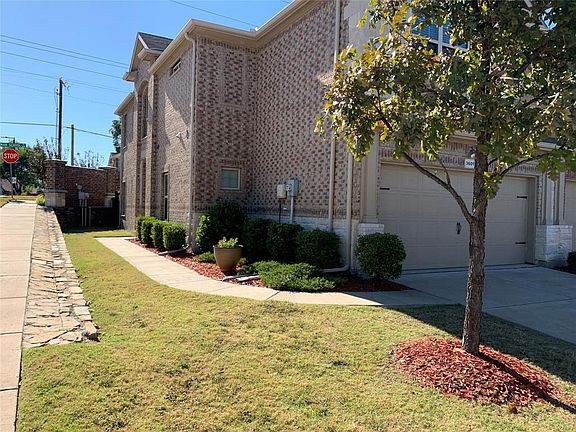 3rd image of 3601 Bluesage Ln