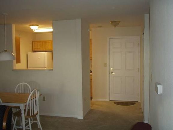 4th image of 338 W Saginaw St #236