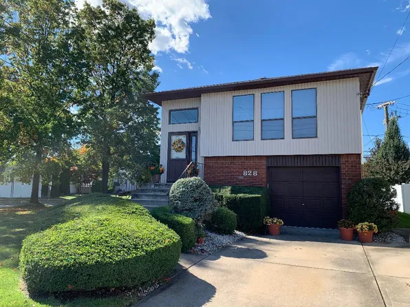 828 Newbridge Road, North Bellmore, NY 11710