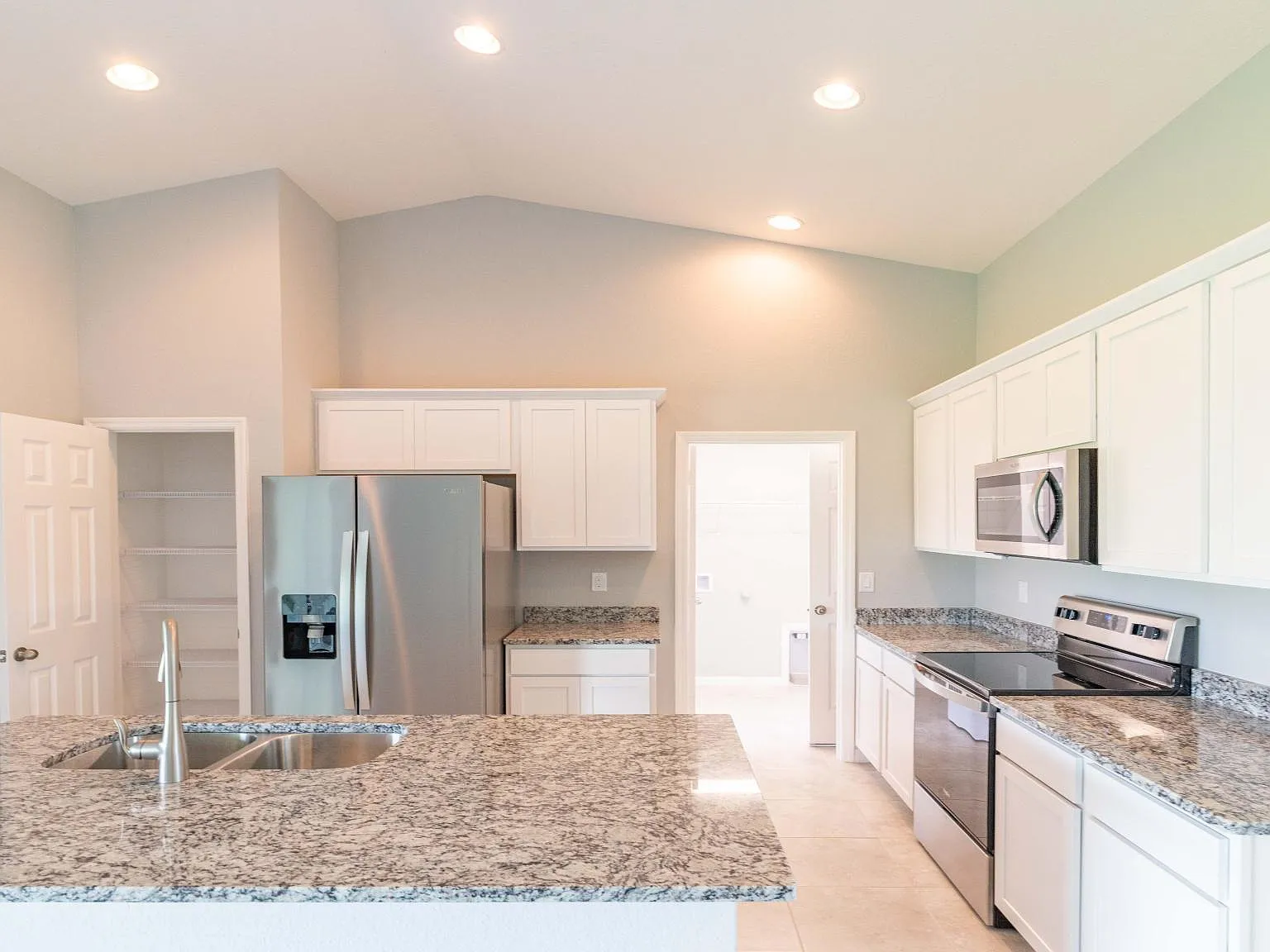 4 bed, 1780 sqft, $2,549 — Photo 4