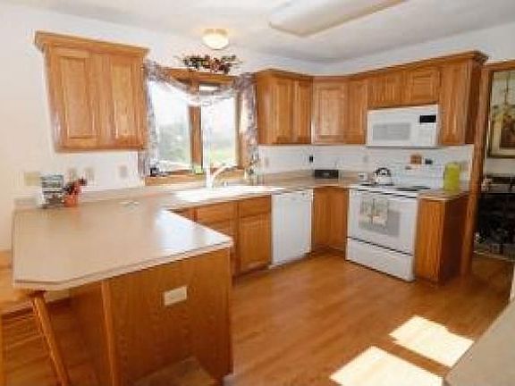 5th image of 126 Pinnacle Dr