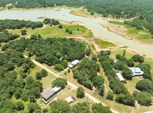 207 Hickory Dr, Sheridan, TX 77475