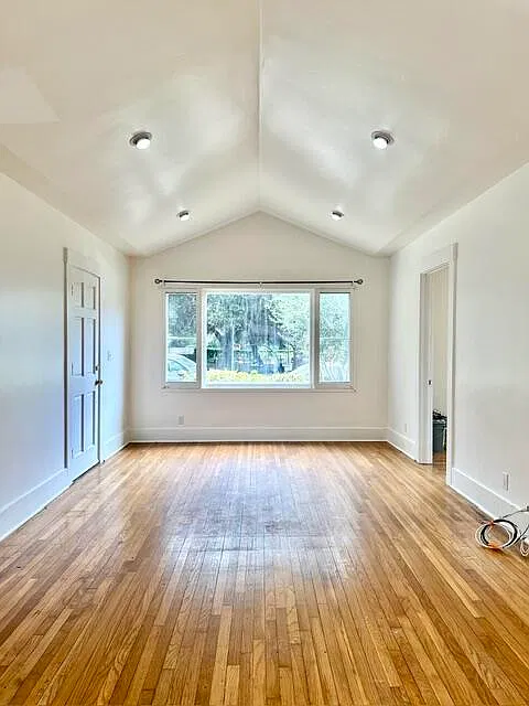 2 bed, 1.0 bath, 830 sqft, $4,450 — Photo 4
